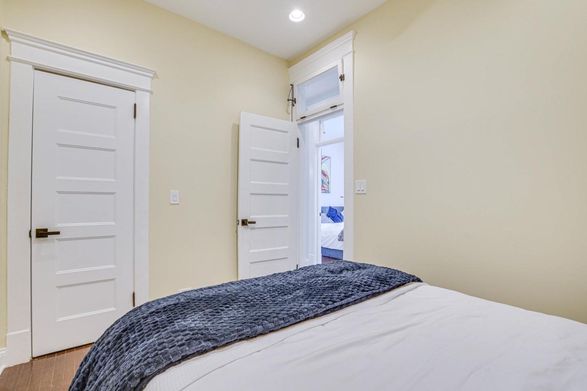 Spacious Condo With Deck About 3 Mi To Downtown Chicago! 외부 사진