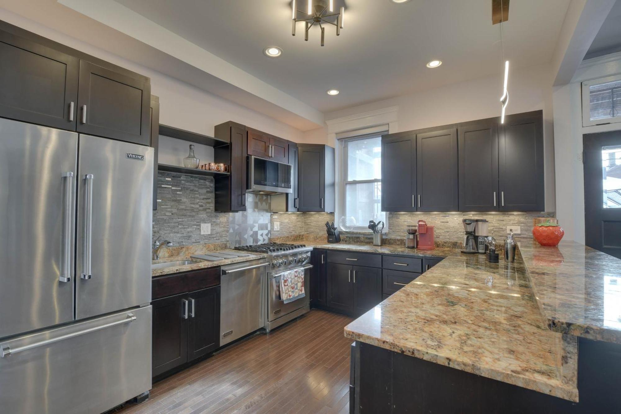 Spacious Condo With Deck About 3 Mi To Downtown Chicago! 외부 사진