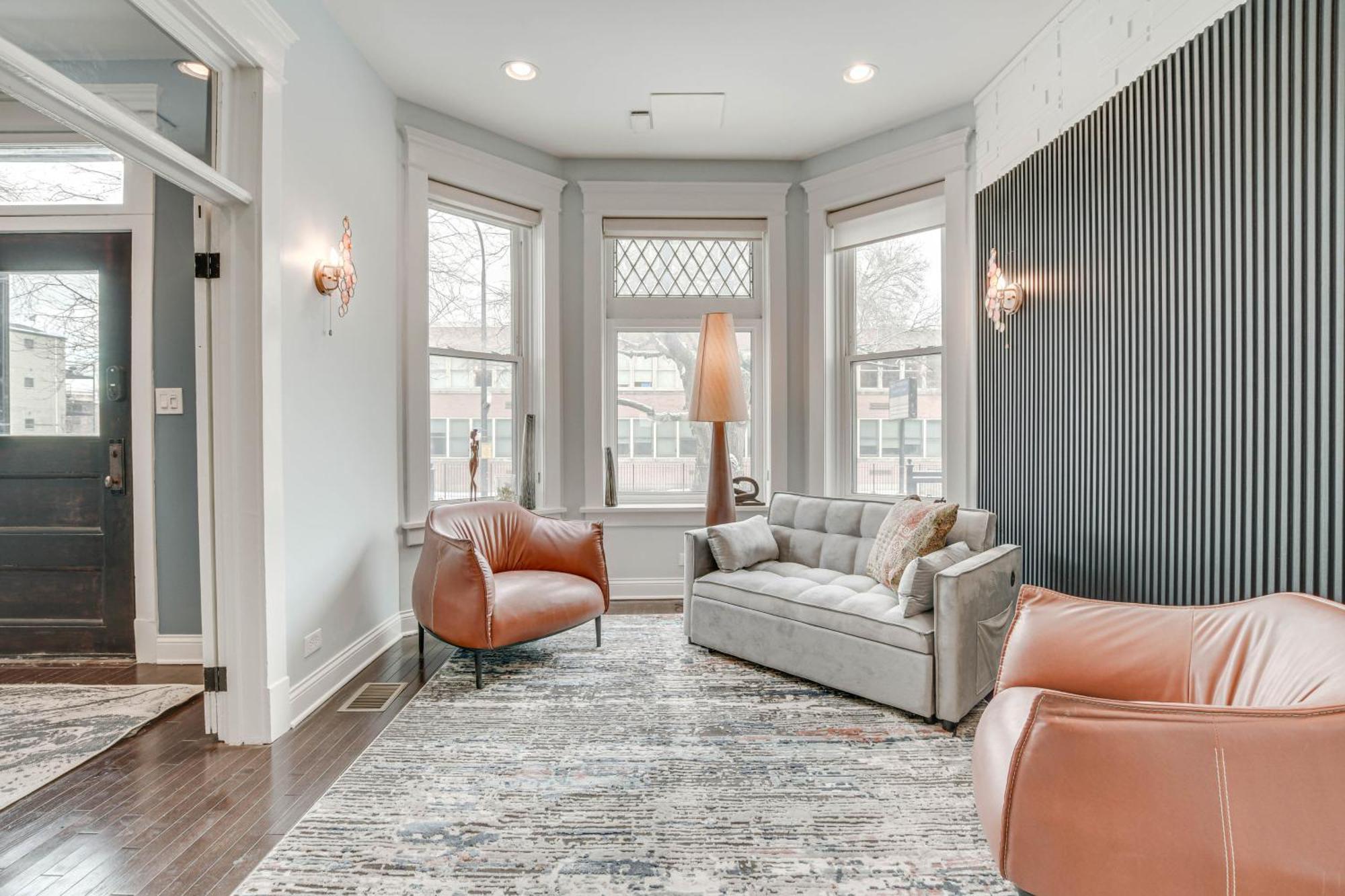 Spacious Condo With Deck About 3 Mi To Downtown Chicago! 외부 사진
