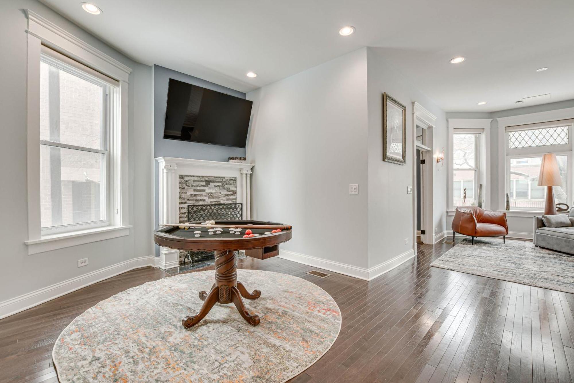 Spacious Condo With Deck About 3 Mi To Downtown Chicago! 외부 사진