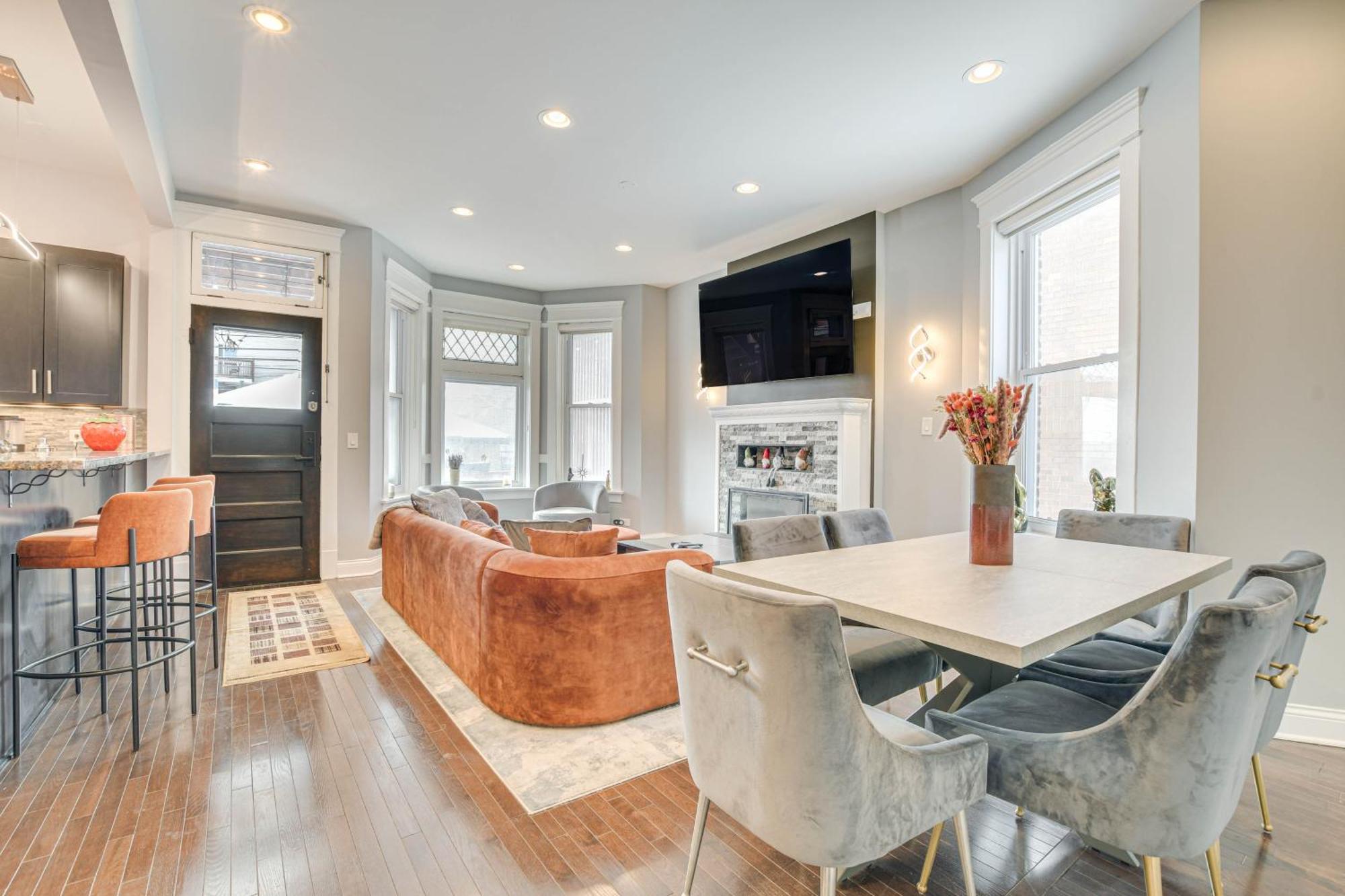 Spacious Condo With Deck About 3 Mi To Downtown Chicago! 외부 사진