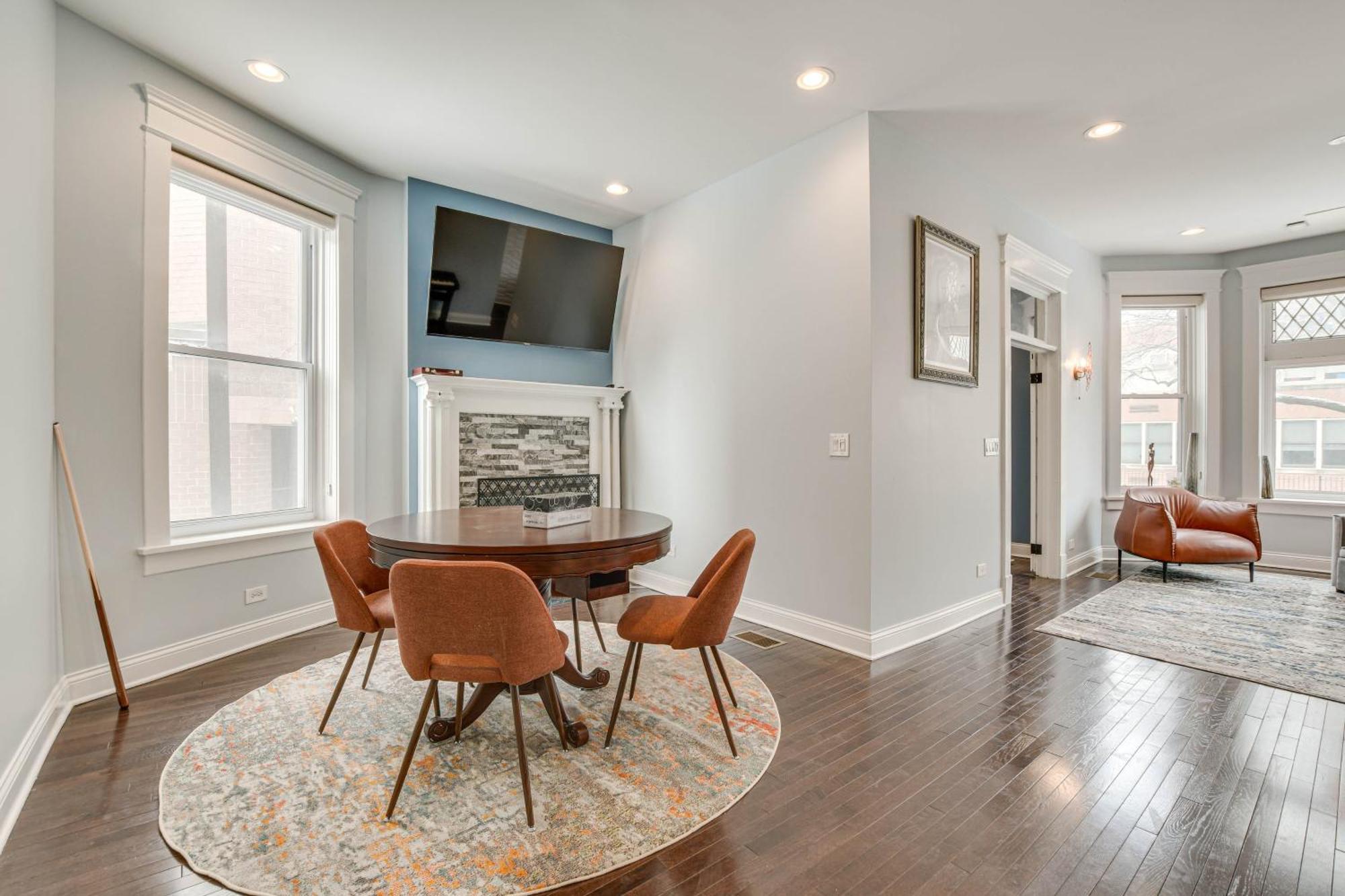 Spacious Condo With Deck About 3 Mi To Downtown Chicago! 외부 사진